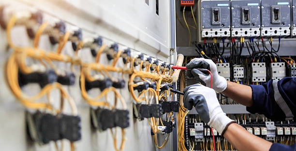 Professional Electrician technician working in Oak Hills, OR